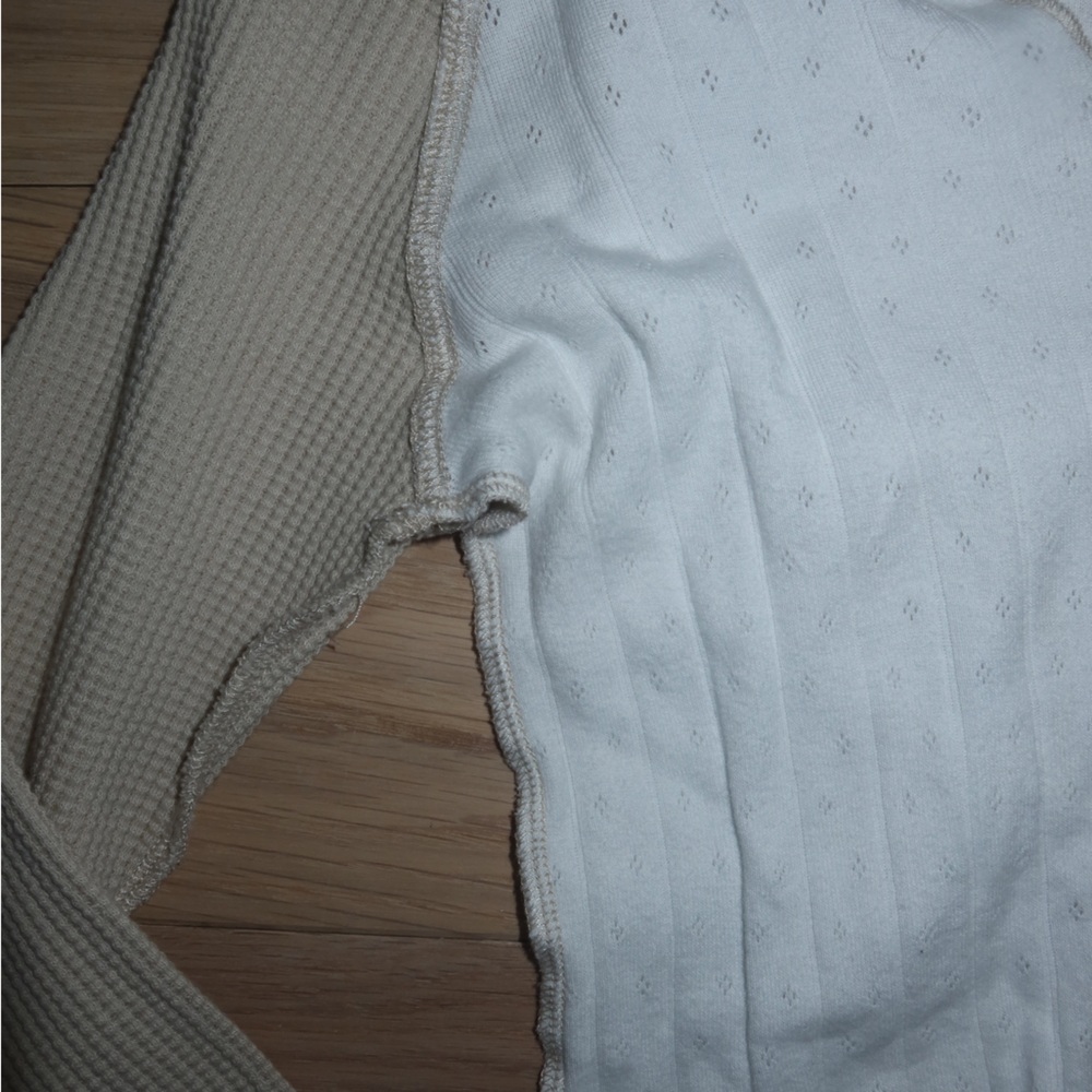 Urban Outfitters White and Tan Long Sleeve - Picture 2 of 4